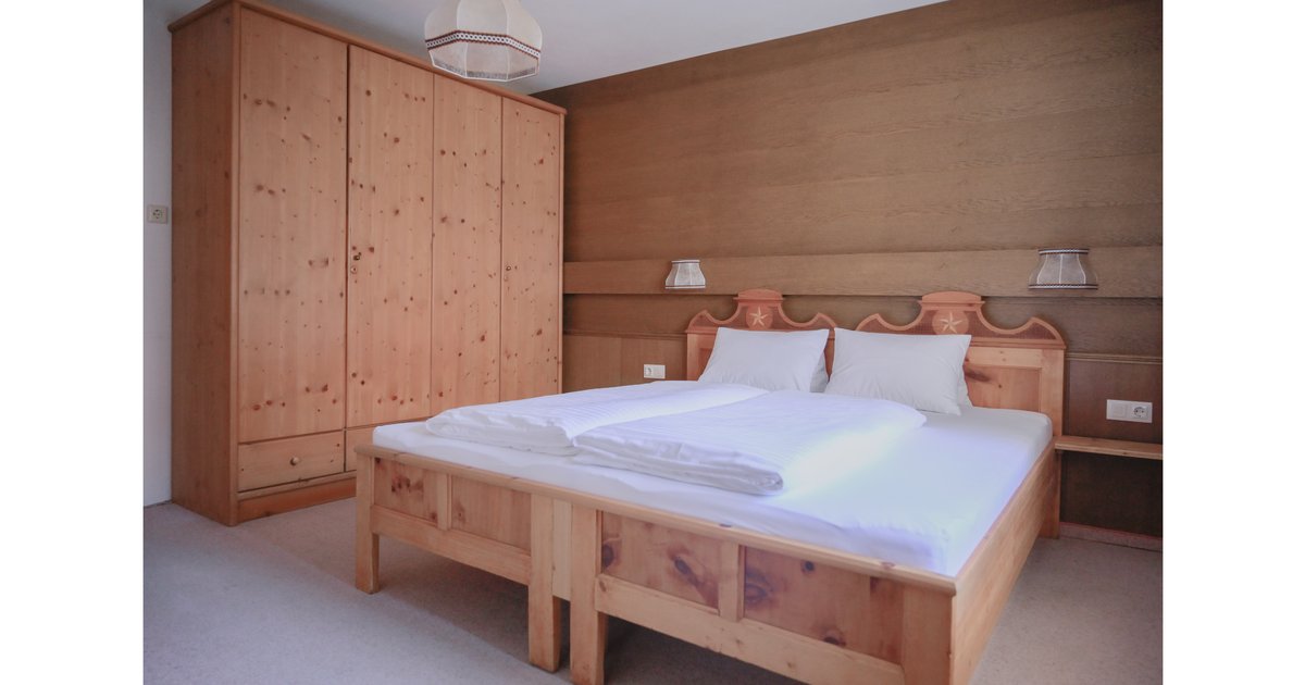 WOHNUNG DREI