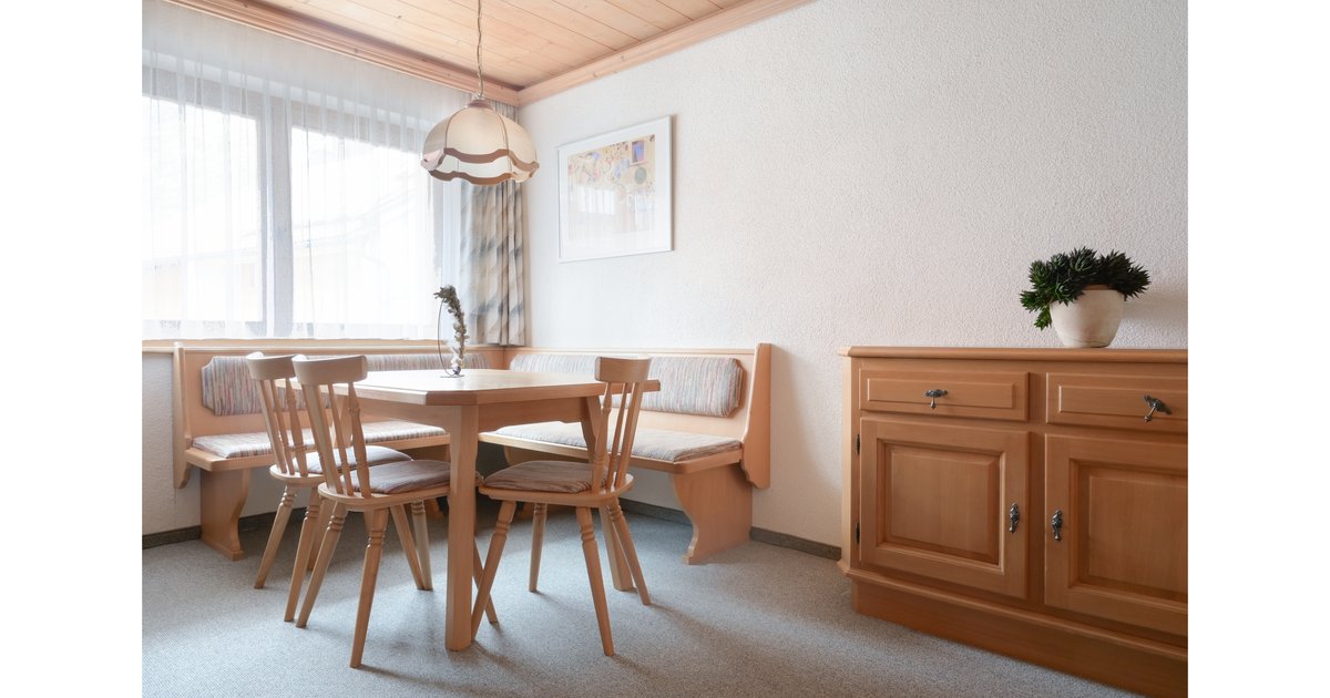 WOHNUNG DREI